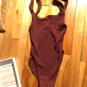 YOUSWIM Aplomb one-piece in garnet